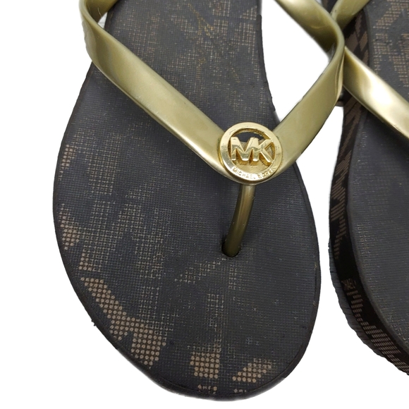 MICHAEL KORS Bedford Women's 8 MK Signature Brown Flip Flops**Priced to Sell** - Picture 2 of 6